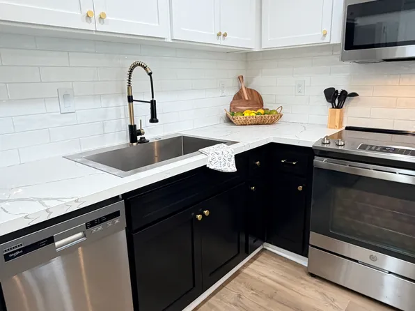 Stonewood Village Apartments