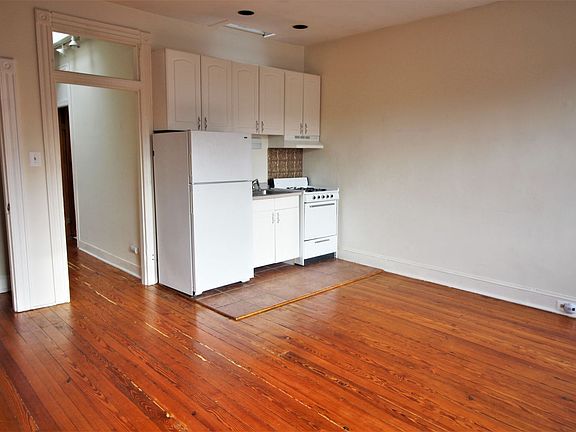 3rd image of 2631 N Charles St APT 3