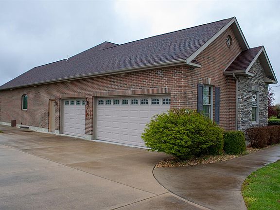 3rd image of 11123 Clover Dr