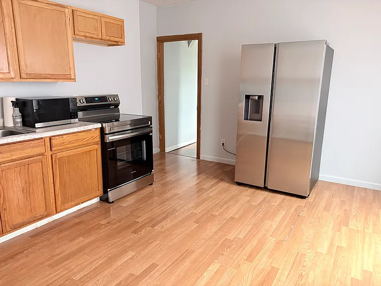630 Troy St #630 — Photo 4