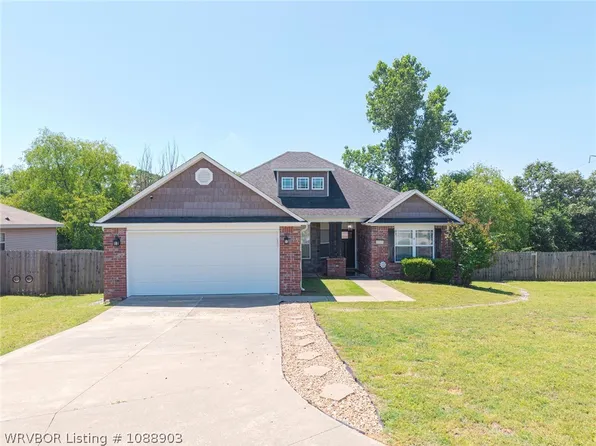 2505 Crestview Ln, Barling, AR 72923