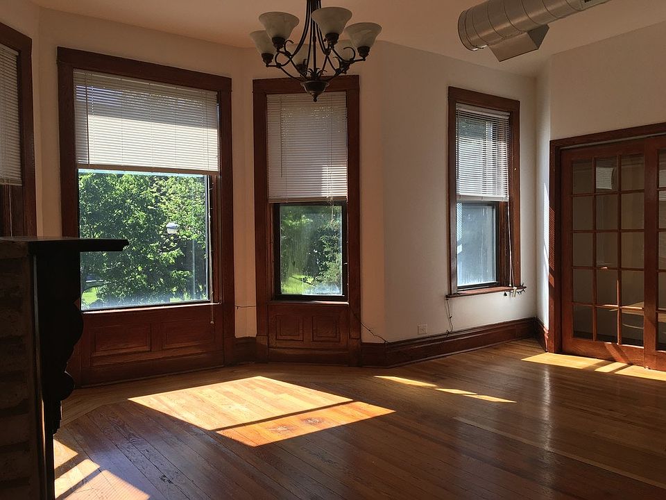 1st image of 1007 N Richmond St APT 2F