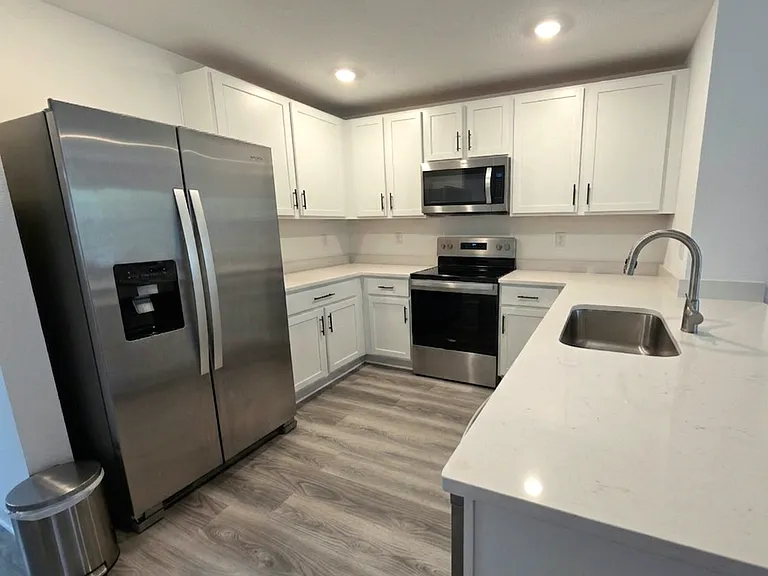 5220 Berry Bay Ave #5220 — Photo 5