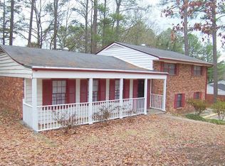 2851 Fontainebleau Dr, Dunwoody, GA 30360