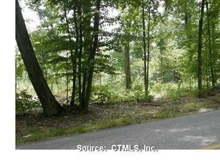 73 Meadowbrook Ln, Mansfield, CT 06250