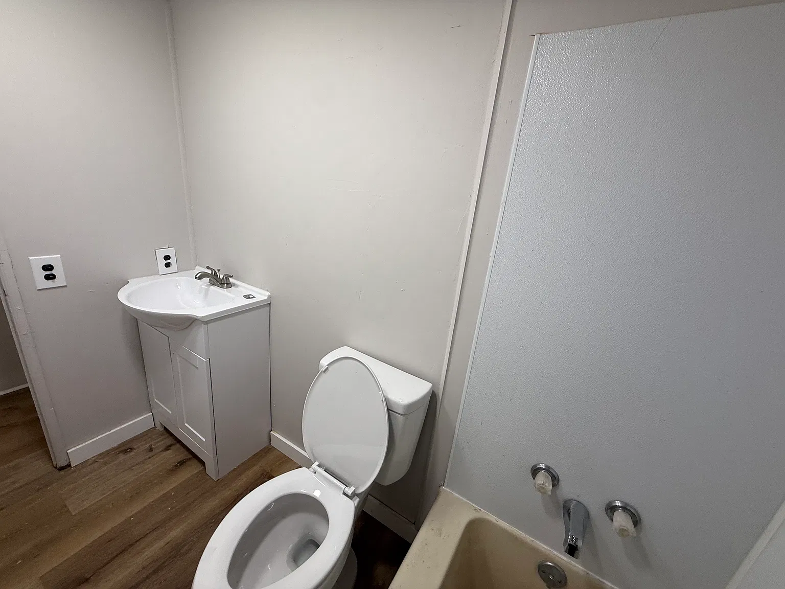 4 bed, 1440 sqft, $1,700 — Photo 2