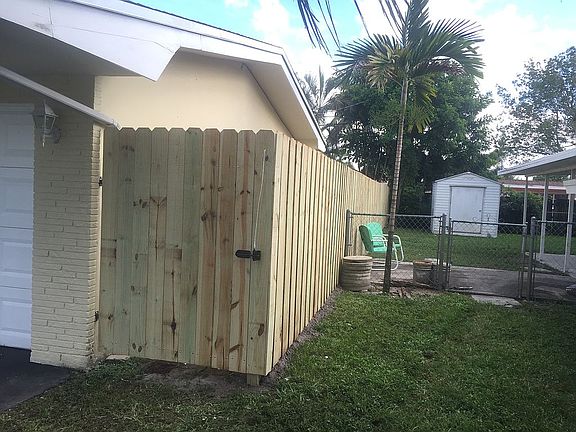 5th image of 7920 NW 11th Ct