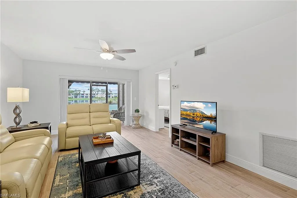 2 bed, 2.0 bath, 1179 sqft, $5,500 — Photo 3