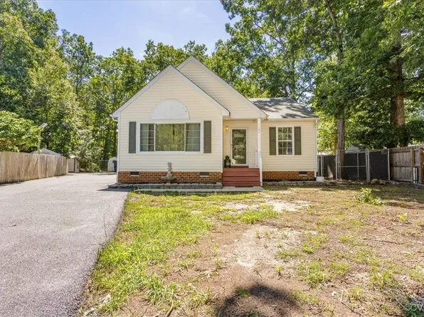 1105 Traywick Ct, Chester, VA 23836