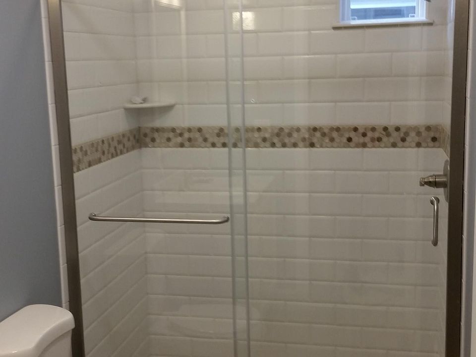 2nd Floor Full Bath