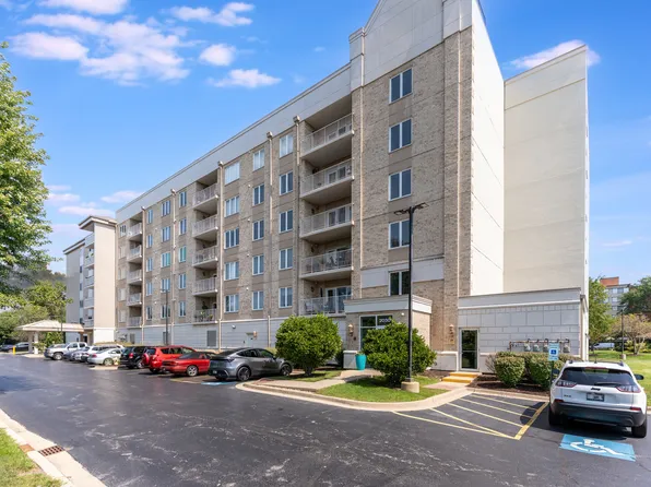 2030 Saint Regis Dr APT 412, Lombard, IL 60148