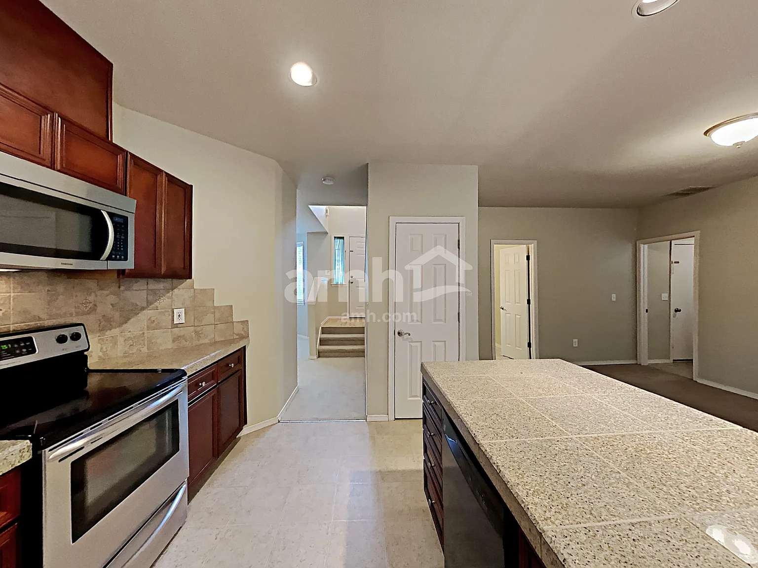 3 bed, 2.5 bath, 1644 sqft, $2,950 — Photo 4