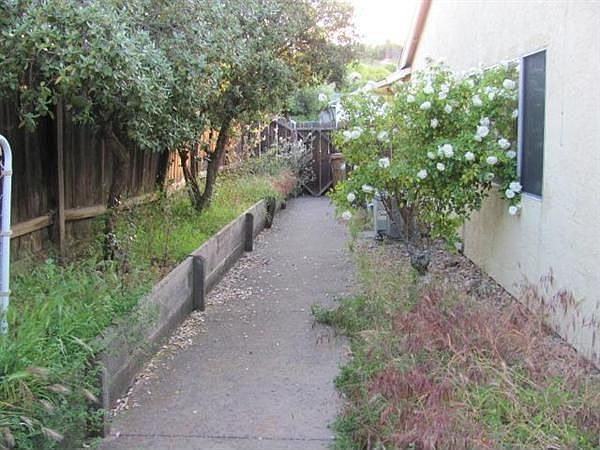 2nd image of 2919 Harbour Dr