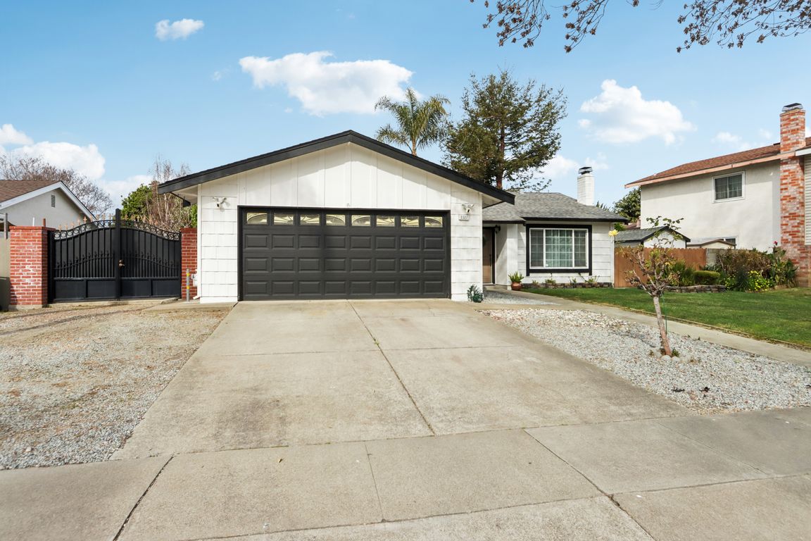 Trafalgar Rd-S1002-043.jpg