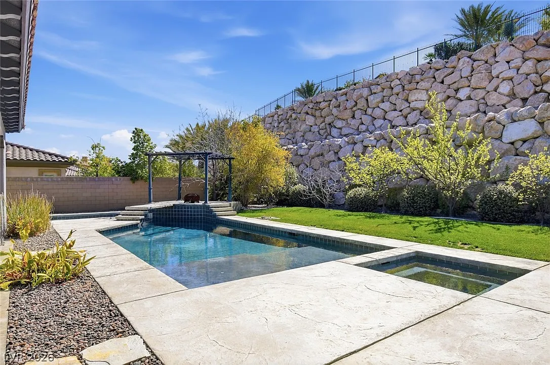 4 bed, 3.5 bath, 4628 sqft, $7,500 — Photo 4