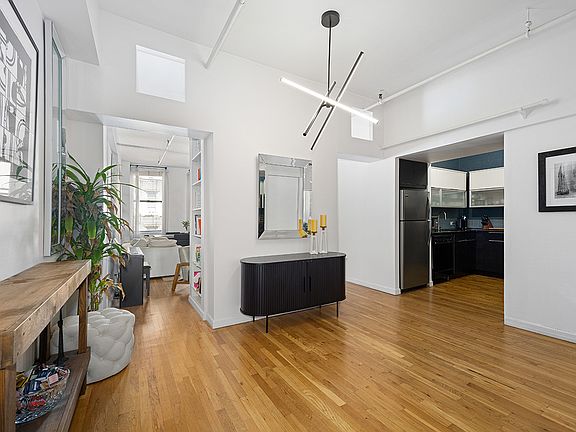 4th image of 426 W Broadway APT 3B