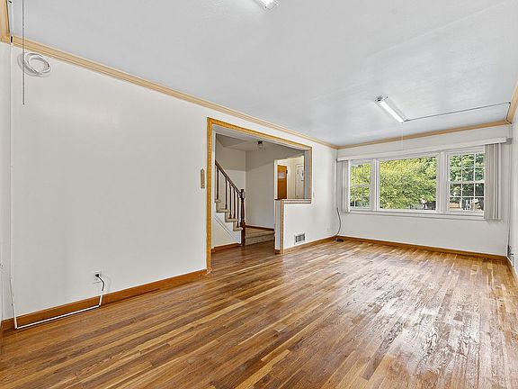 3rd image of 14210 Oak Ave