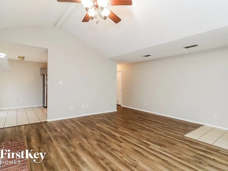 7213 Ashbourne Way — Photo 3