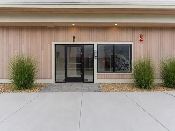 140 Shirley St #210, Winthrop, MA 02152