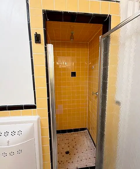 50 E 21st St #1 — Photo 8