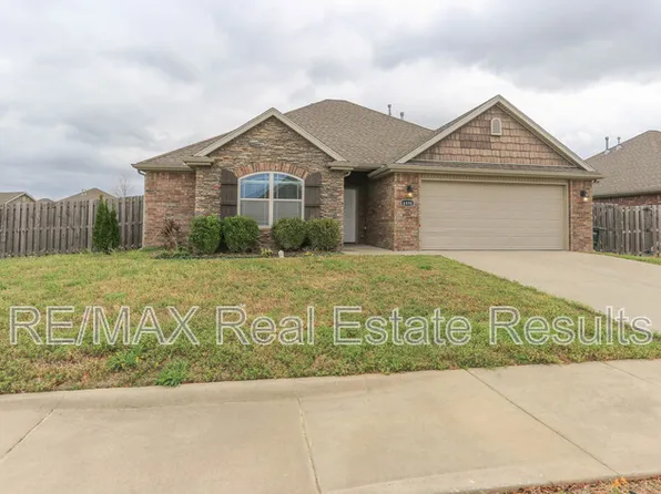 4494 W Wales Dr, Fayetteville, AR 72704