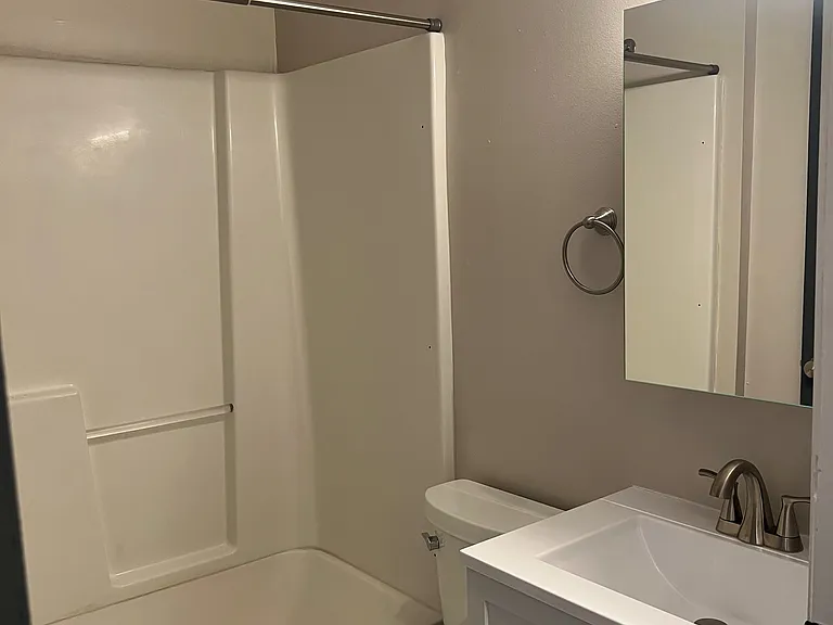 212 W Packer Ave #B — Photo 5