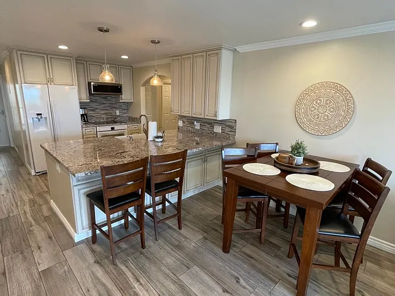 E Surfside Dr — Photo 8