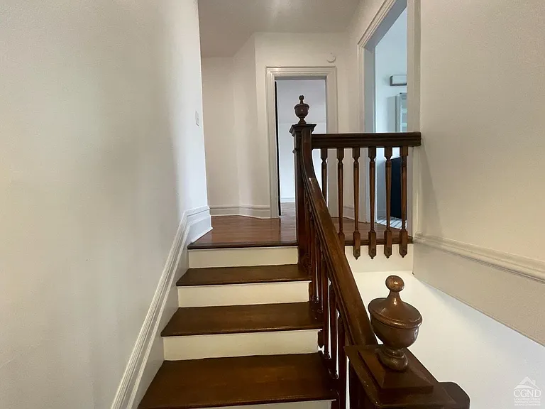 817 Columbia St #2 — Photo 4