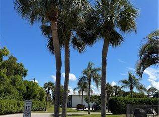 1101 Rosemary Ct APT 204, Naples, FL 34103