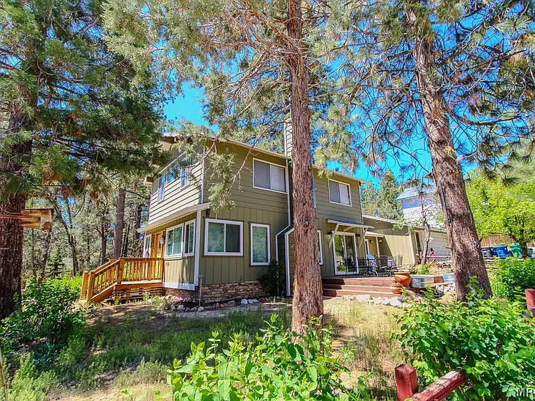 1159 Anita Ave — Photo 2