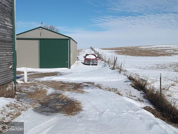 2nd image of 1515 E Highway E29