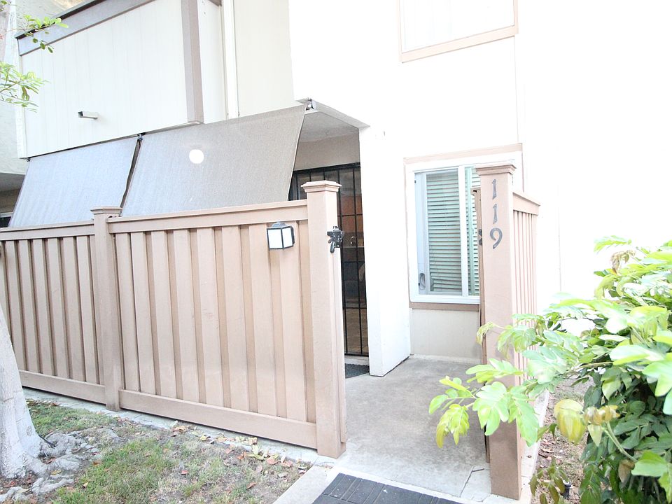 1st image of 3549 Castle Glen Dr