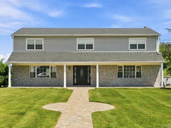 336 Grand Central Avenue, Amityville, NY 11701