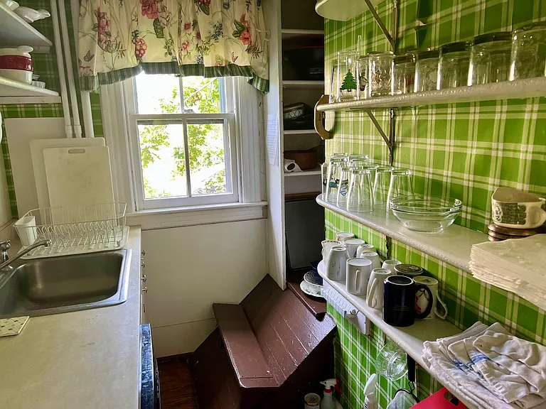 78 Franklin Ave — Photo 11