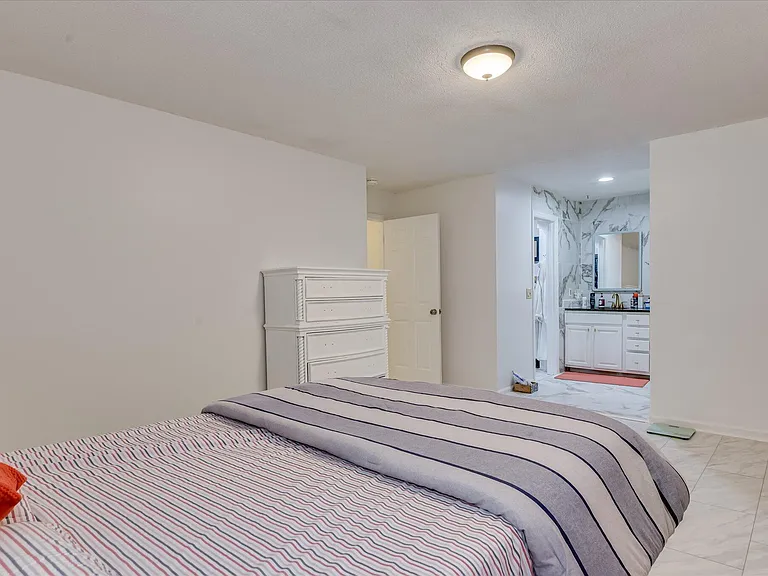 3648 Jamaica Dr — Photo 18