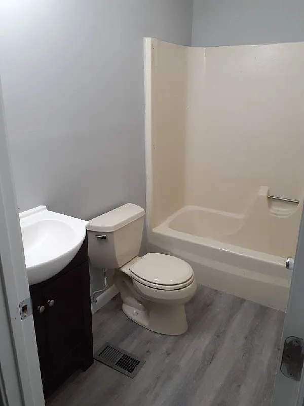 3 bed, 1.5 bath, 1008 sqft, $1,795 — Photo 1