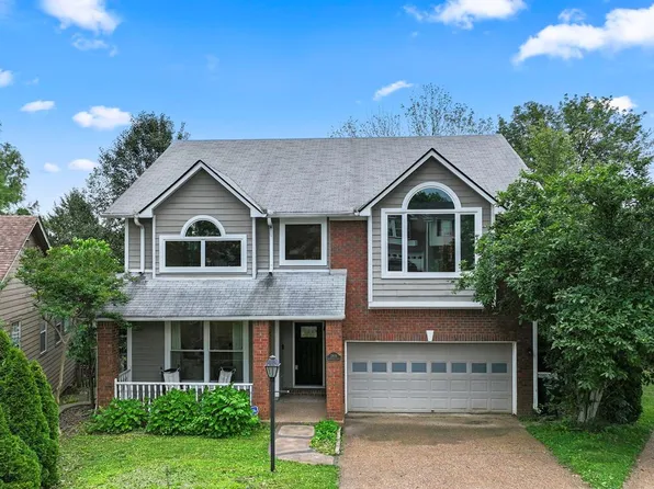 2808 Chapelwood Dr, Hermitage, TN 37076