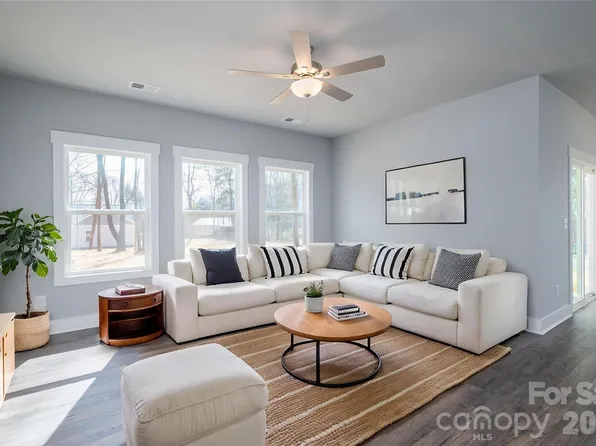 318 Sunrise Cir, Shelby, NC 28150