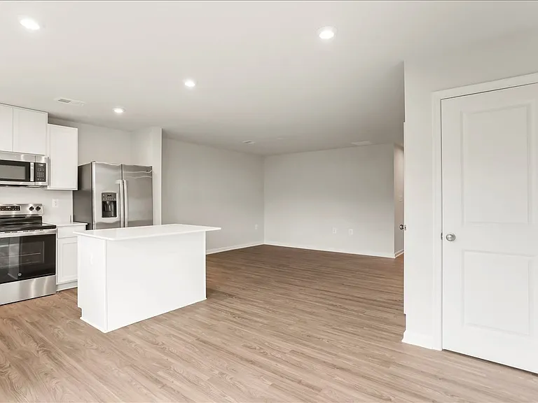 215 Olympus Rd — Photo 9
