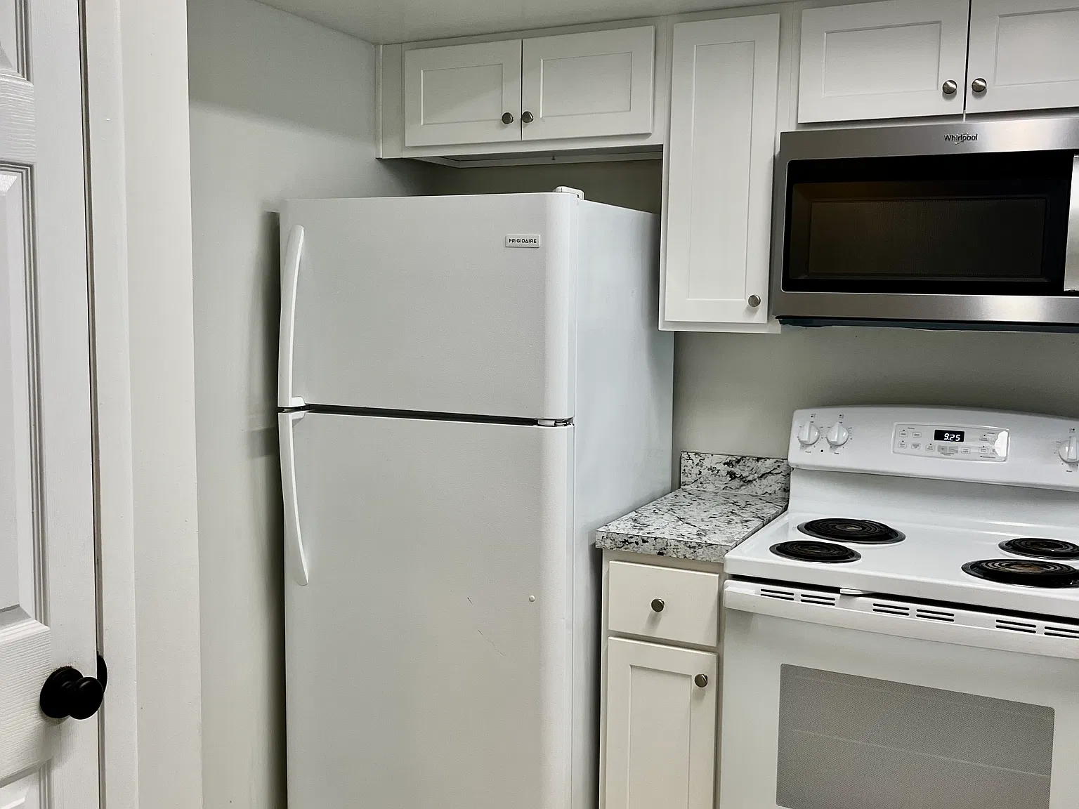 2 bed, 900 sqft, $1,495 — Photo 3