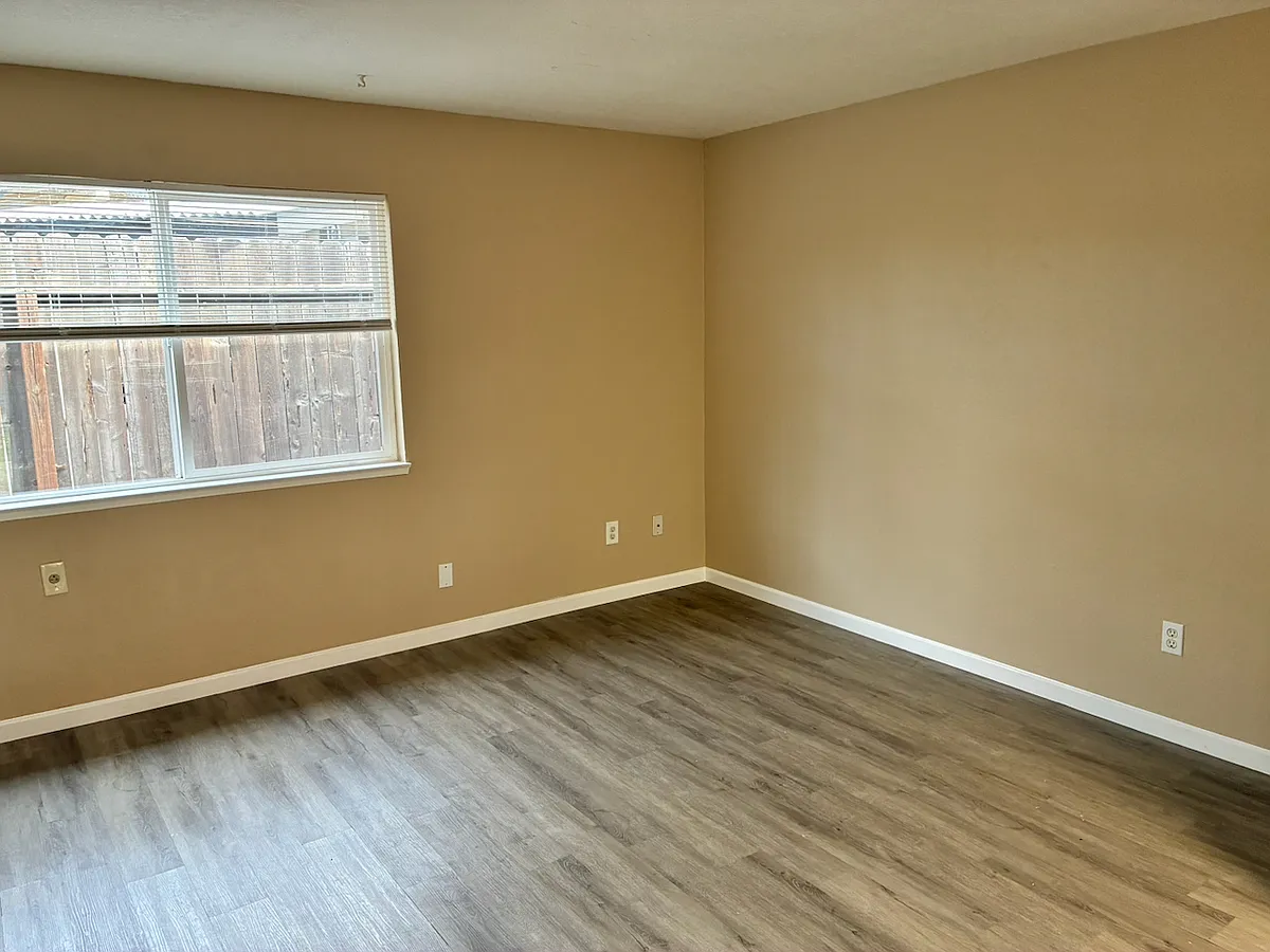 Building Photo - 225 Tahoe Ave #D