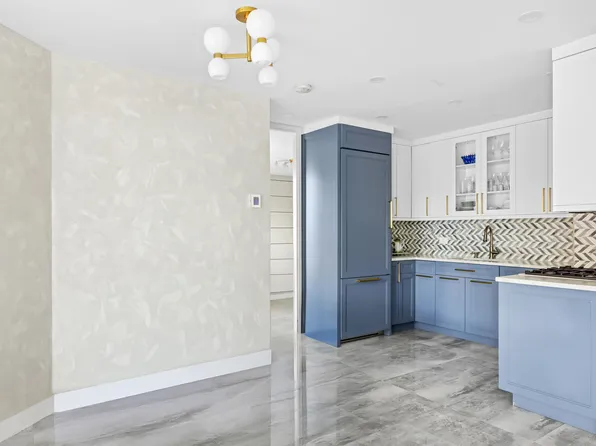 200 East 61st Street image 22 of 27