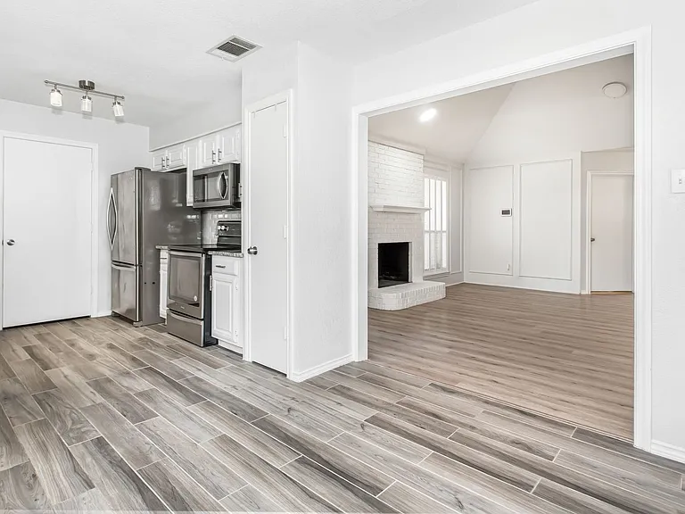 1016 Willowbrook Trl — Photo 8