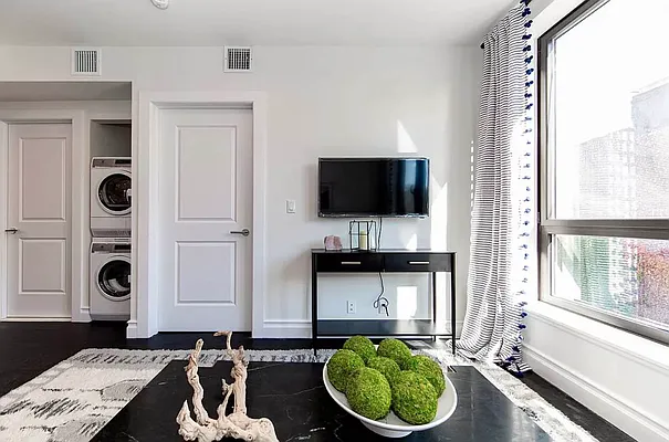 Rented by Avenues Real Estate | media 9