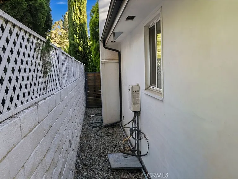 13135 Chandler Blvd — Photo 61