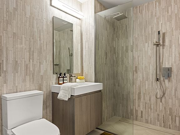 5th image of 644 E 14th St #601