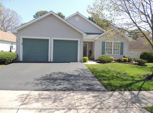 11 Ridgemont Ln, Whiting, NJ 08759