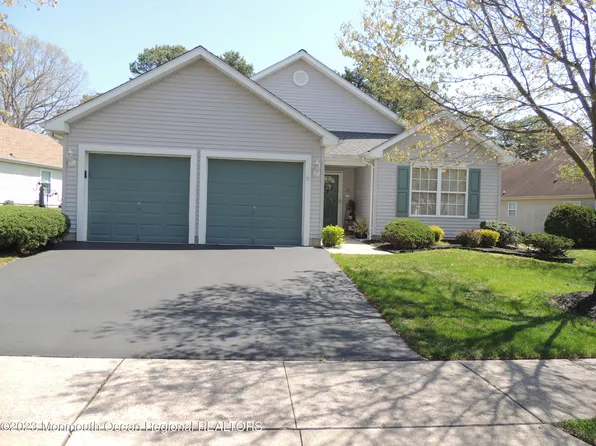 11 Ridgemont Lane, Manchester, NJ 08759