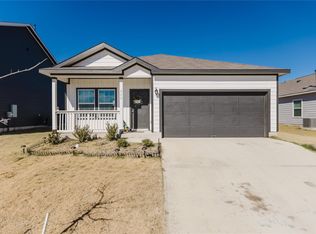 517 Halfmoon Dr, Lockhart, TX 78644