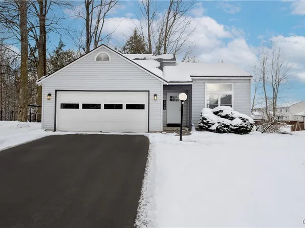 5953 Jerusalem Dr, Cicero, NY 13039